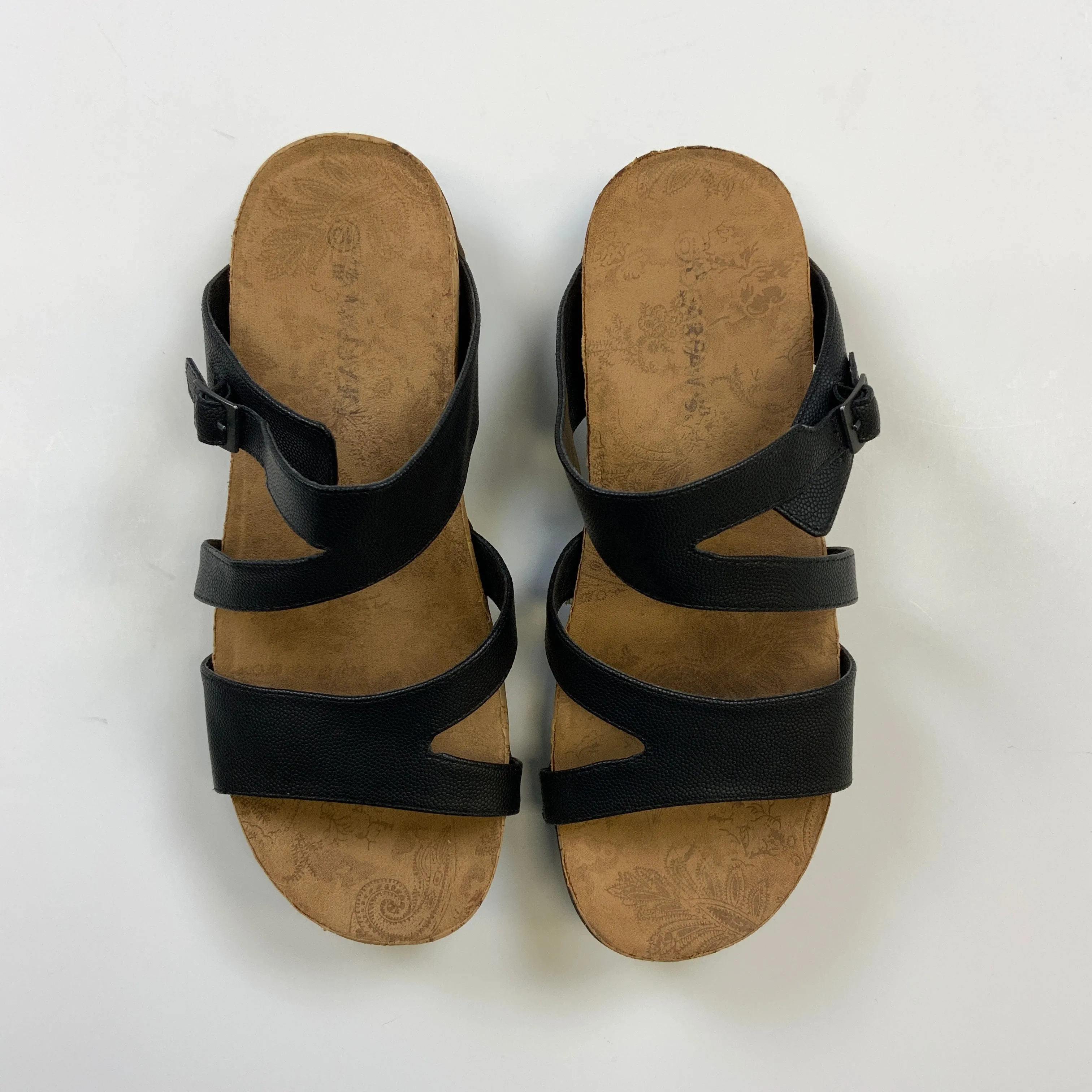 Black Sandals Flats Bearpaw, Size 10