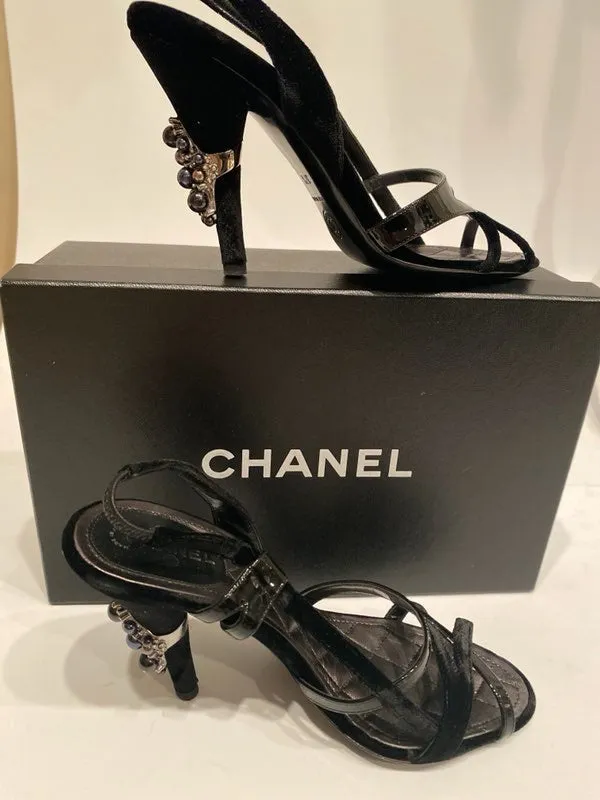 Chanel 04A 2004 Fall slingback Black Velvet and Patent Leather embellishments at heels EU 37.5 US 6.5/7